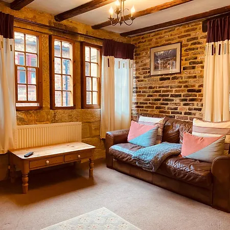 Sanders Yard 3* Whitby