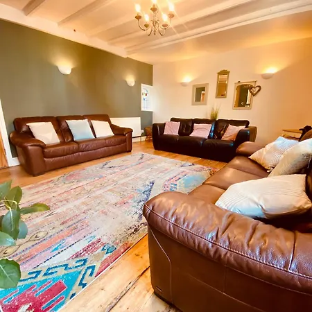 Sanders Yard Guest house 3*