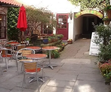 Sanders Yard Guest house 3*