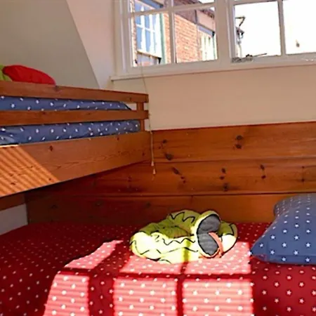 Sanders Yard 3* Whitby