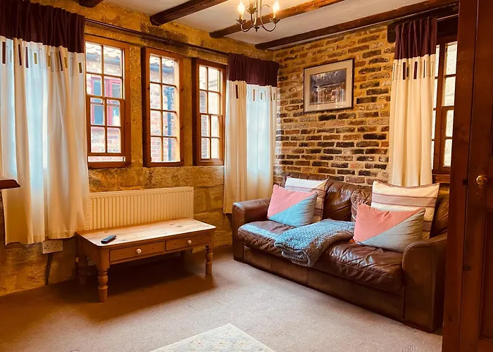 Sanders Yard 3* Whitby