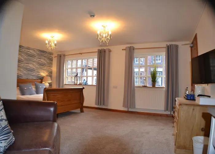 Sanders Yard ويتبي