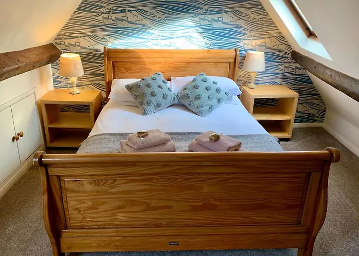 بيت ضيافة Sanders Yard ويتبي